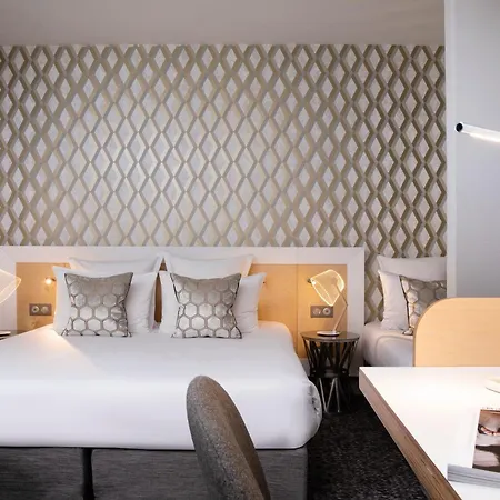 Bastille Hotel 3*