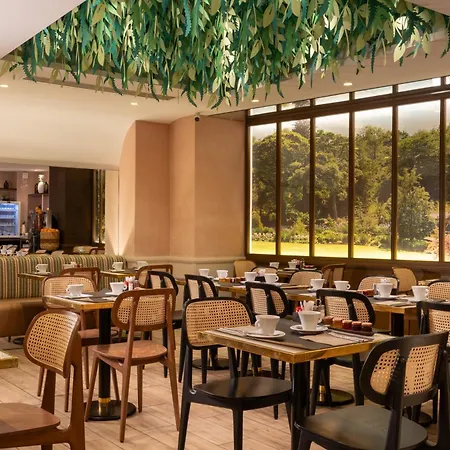 Bastille Hotel 3*