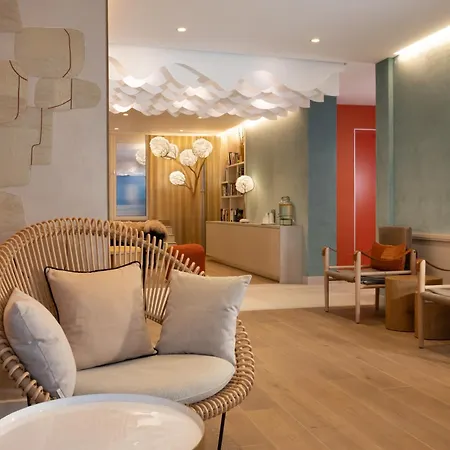 Bastille Hotel