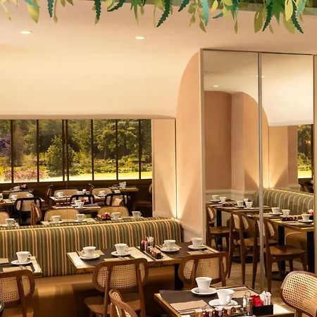 Bastille Hotel 3*