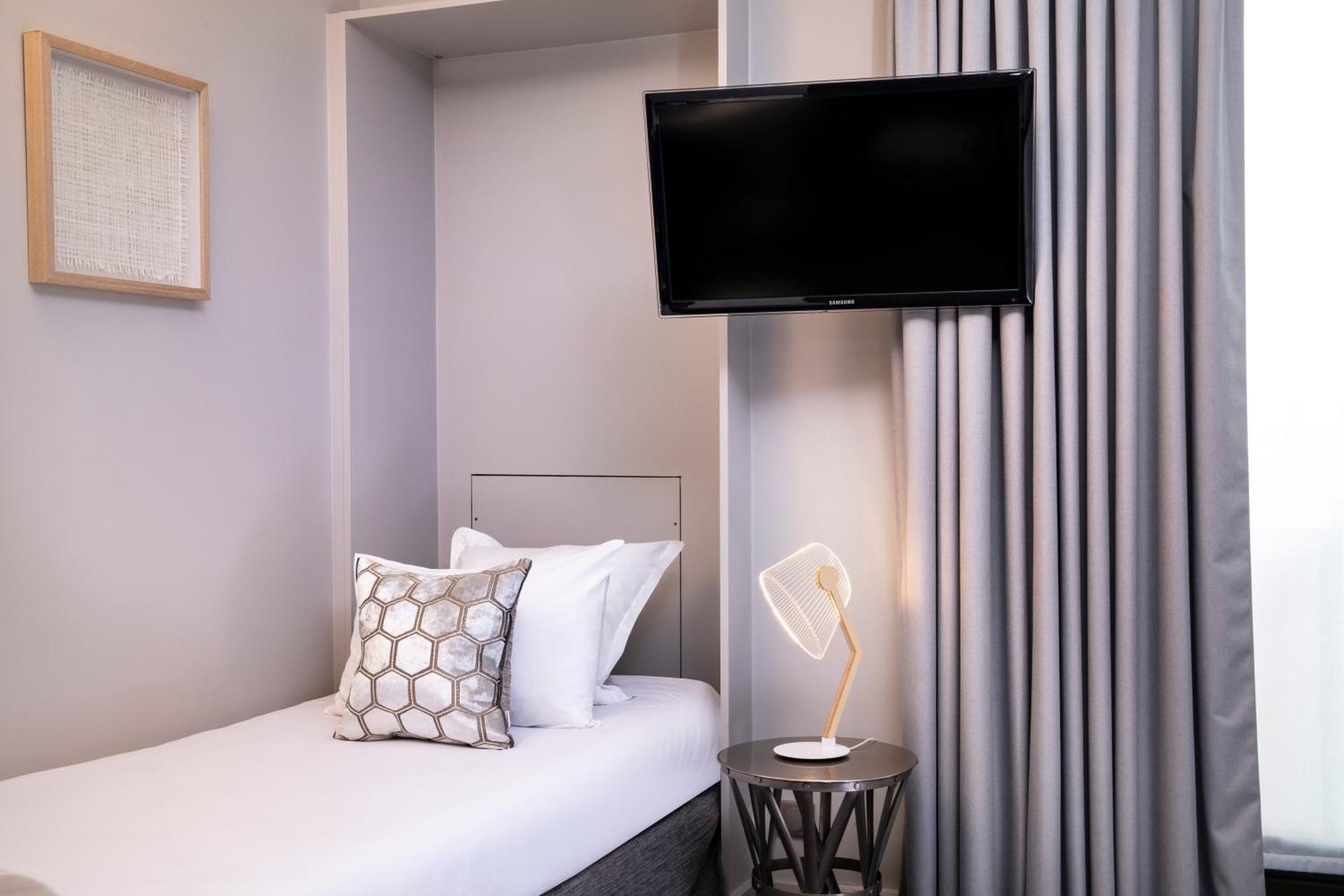 Bastille Hotel