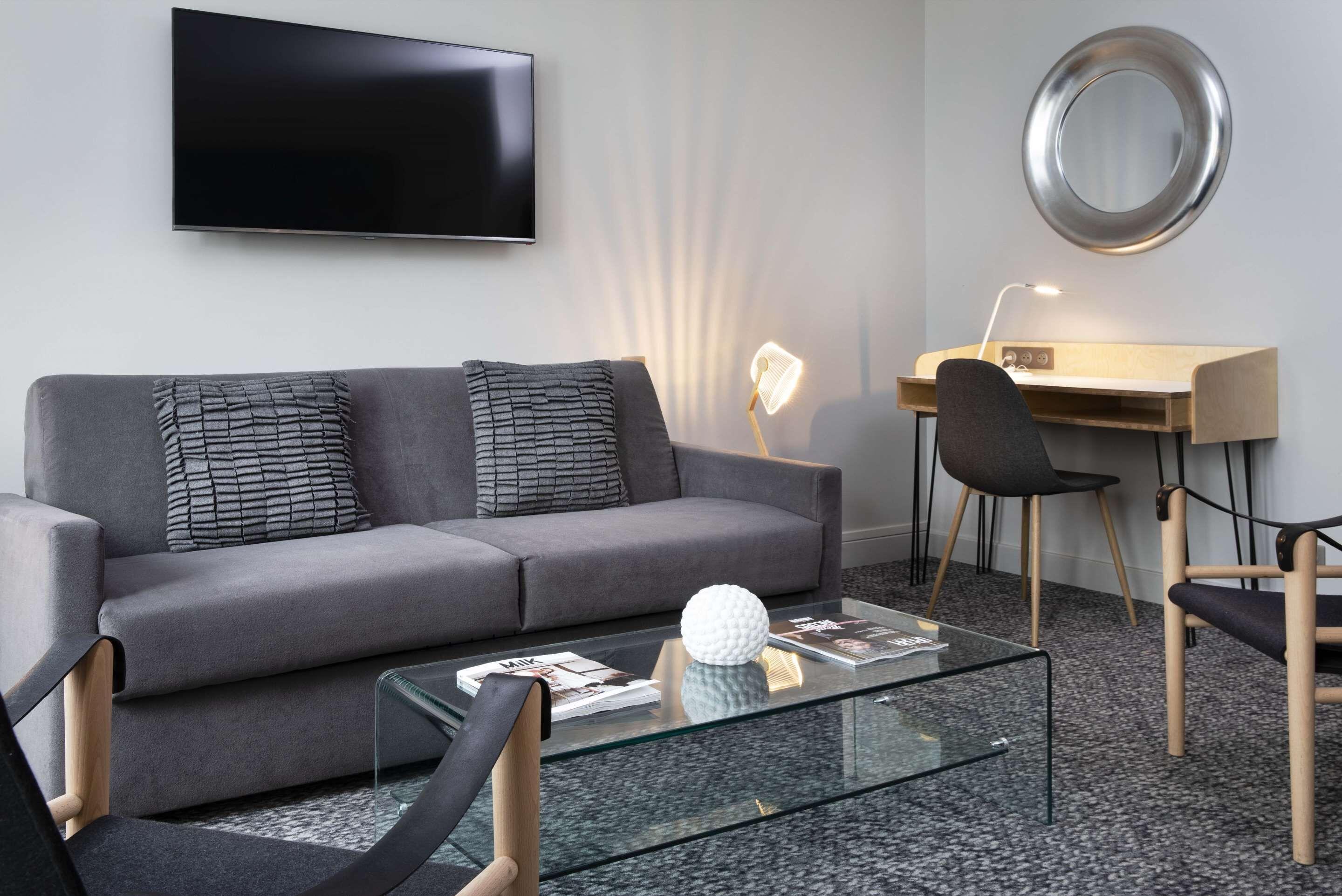 Bastille Hotel 3*