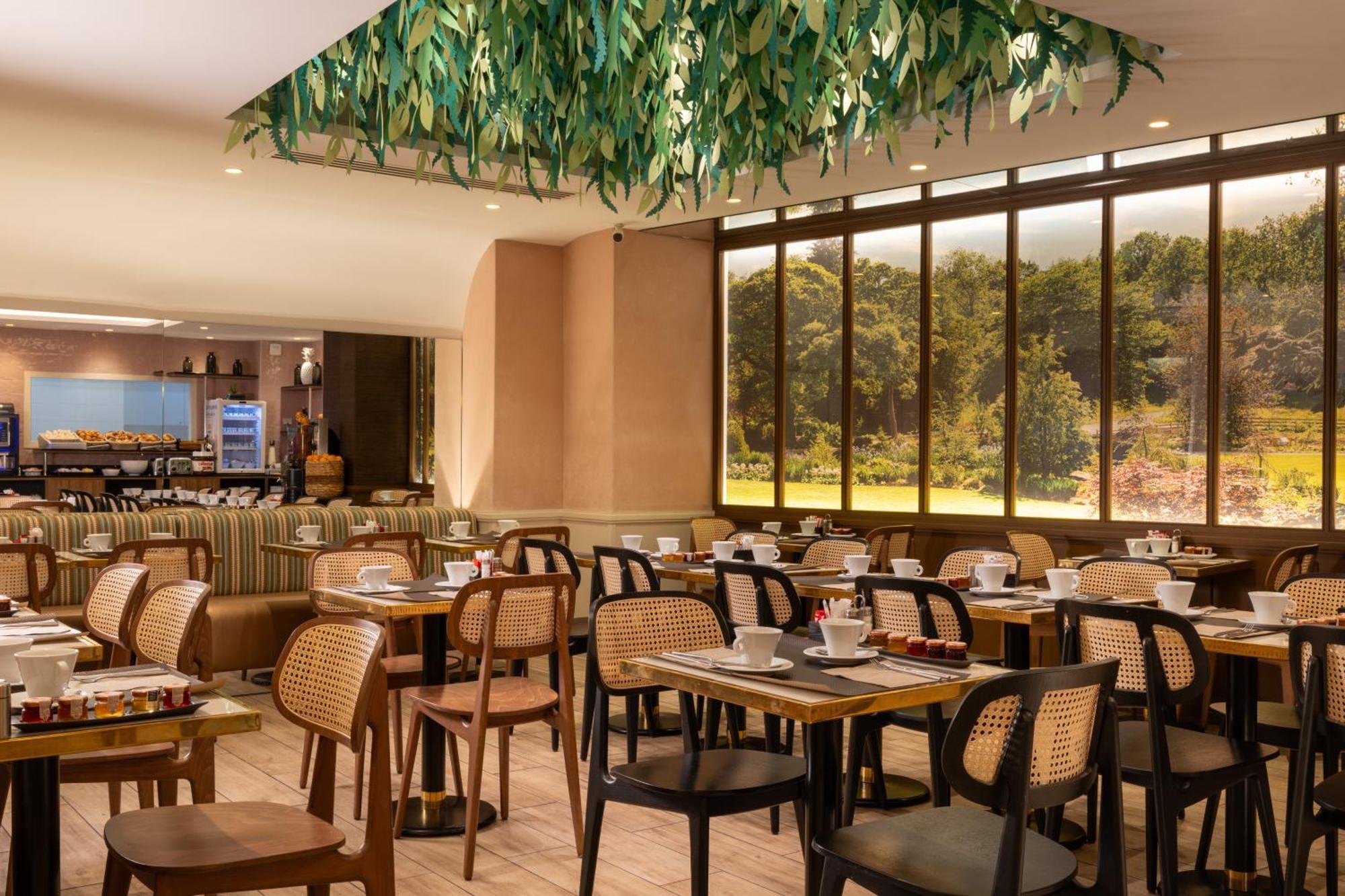 Bastille Hotel 3*