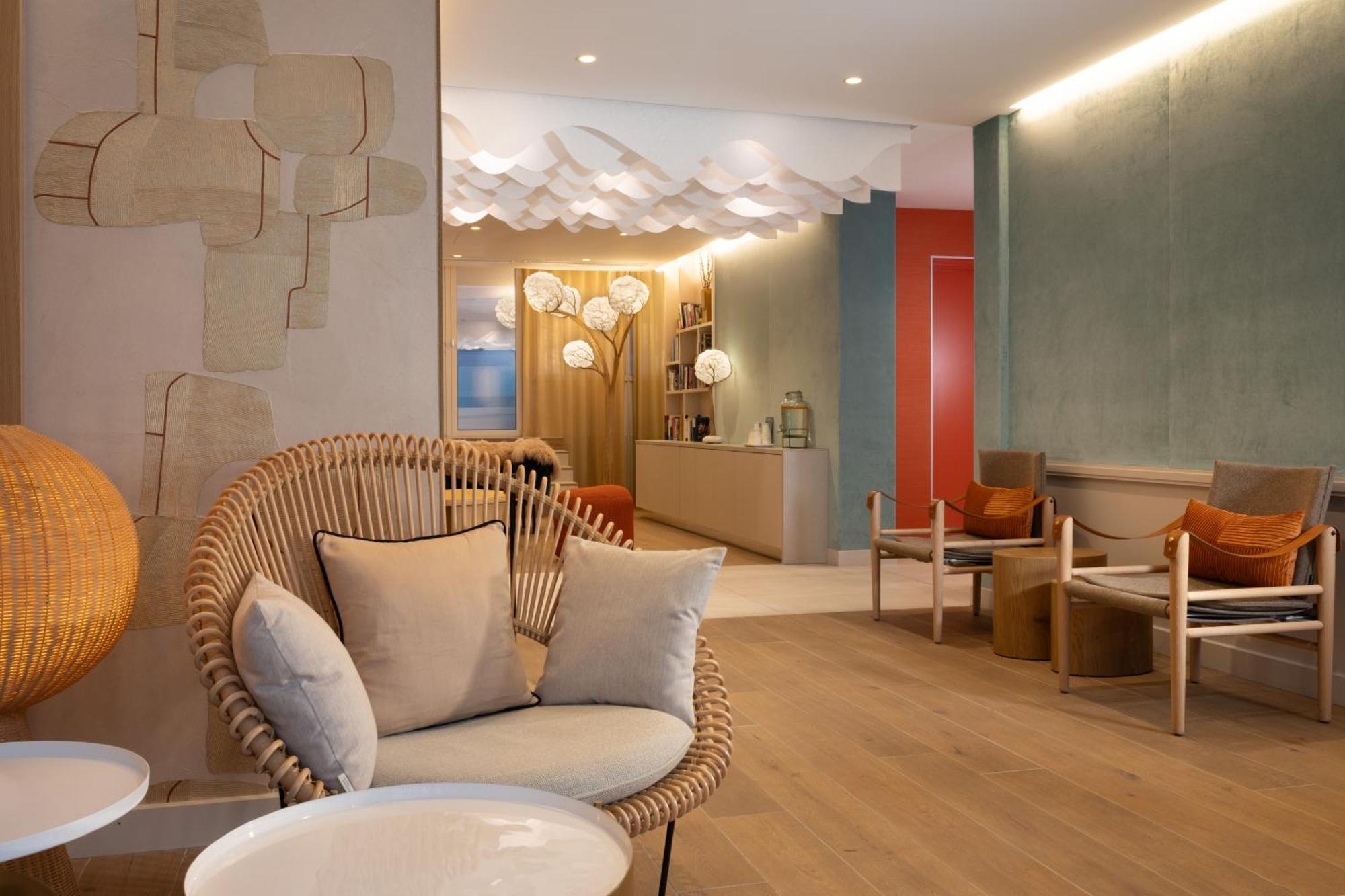 Bastille Hotel