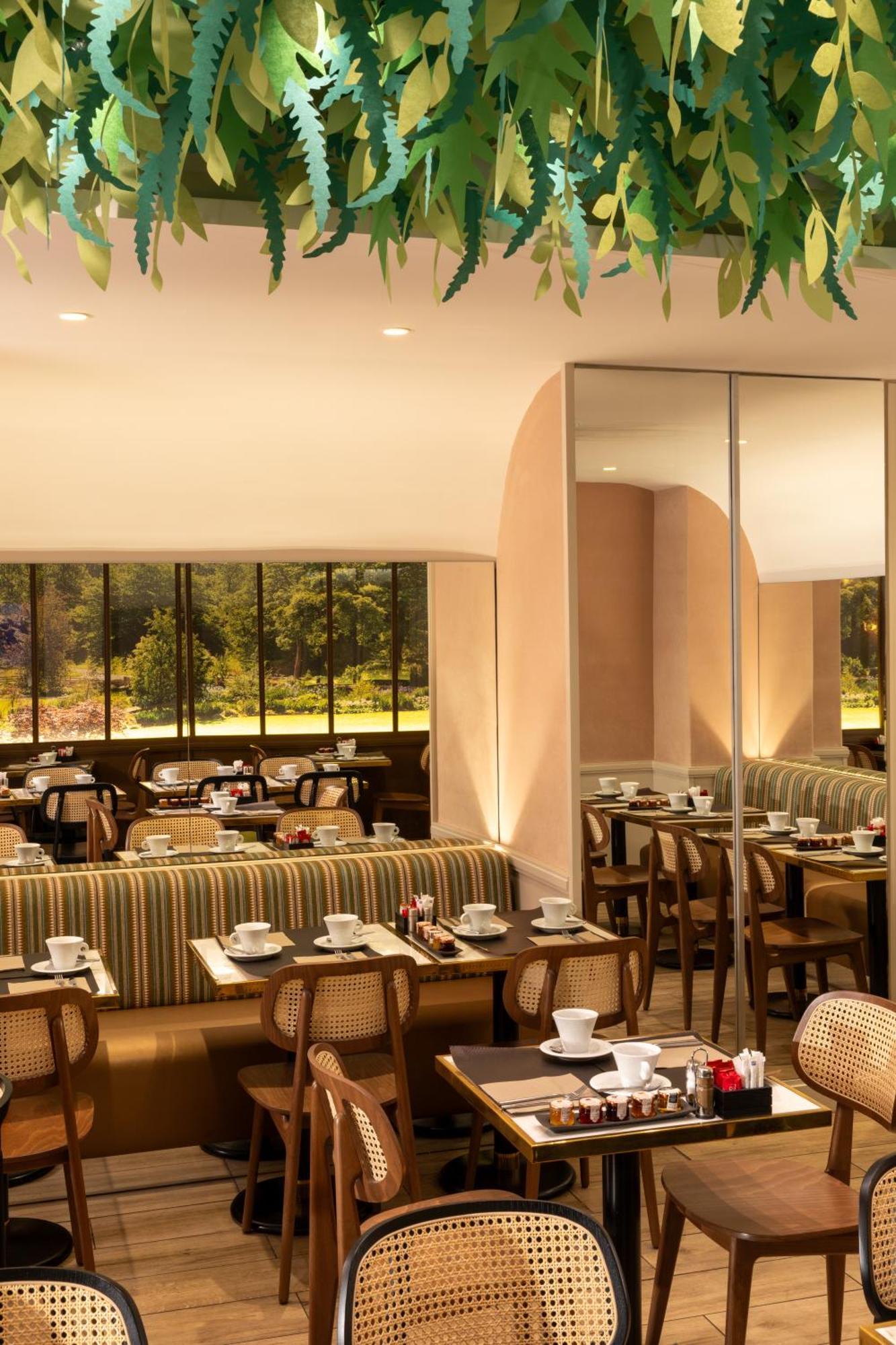 Bastille Hotel 3*